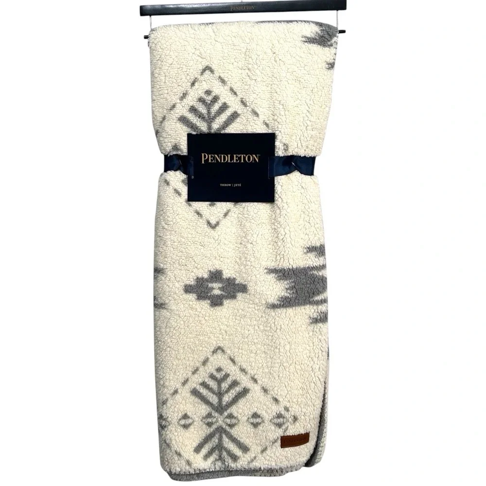 Pendleton Icon Sherpa Fleece Throw Blanket 50x70